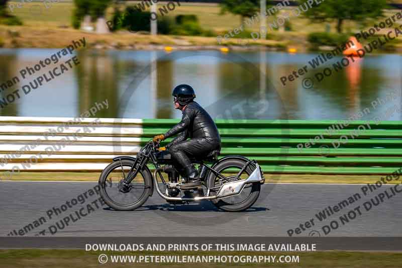 Vintage motorcycle club;eventdigitalimages;mallory park;mallory park trackday photographs;no limits trackdays;peter wileman photography;trackday digital images;trackday photos;vmcc festival 1000 bikes photographs